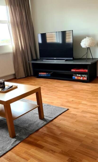 Lovely One Bedroom Apartment In Hafnarfjörður Dış mekan fotoğraf